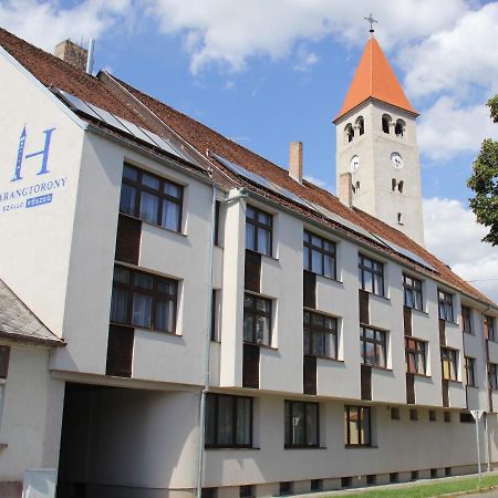 Harangtorony Szallo Kőszeg Eksteriør bilde