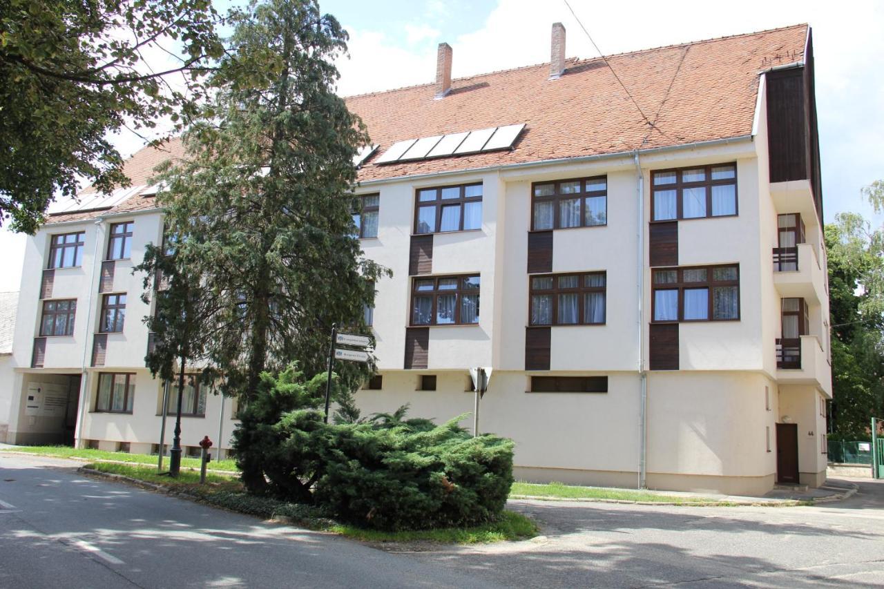 Harangtorony Szallo Kőszeg Eksteriør bilde