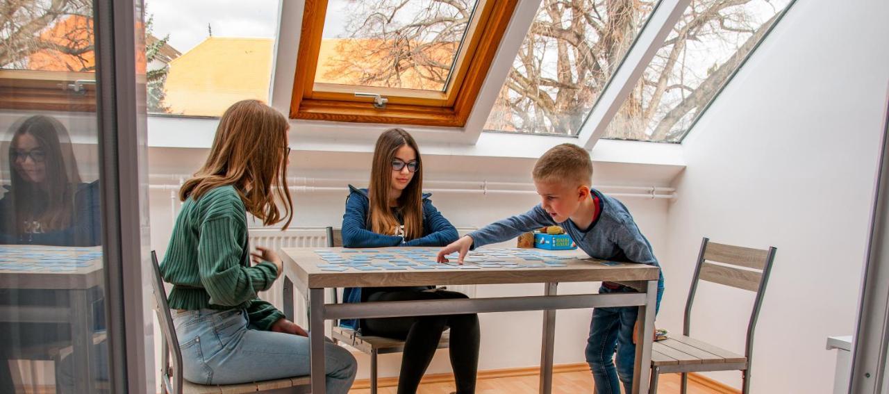 Harangtorony Szallo Kőszeg Eksteriør bilde